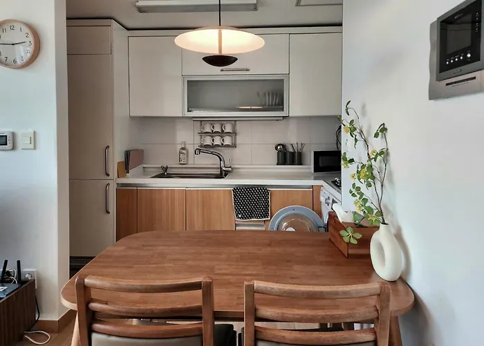 Quiet & Comfy Home, Close To Everything Apartment Seoul